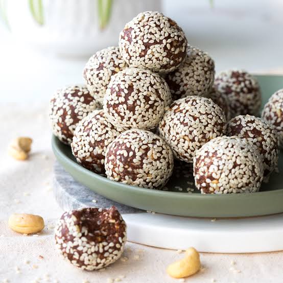 Cashew Chocolate Ball
